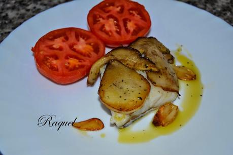 Bacalao con Ceps y Tomate