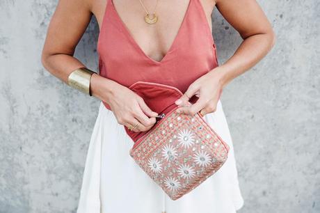 BACKLESS AND PRICELESS MADRID Madrid_Fashion-Week-Juan_Vidal-Priceless-Backless_Top-White_Skirt-Lace_Up_Sandals-Outfit-Street_Style-30