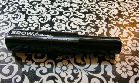 BROW drama de Maybelline.