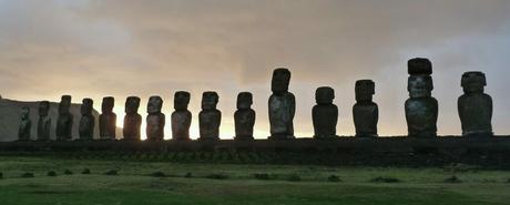 Amanecer en Tongariki