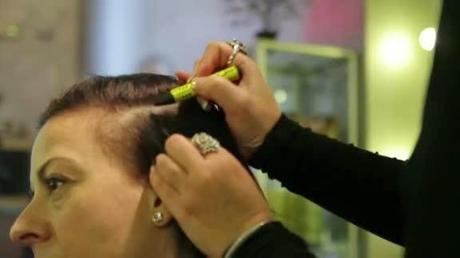 TIPS PARA  DISIMULAR LAS RAICES DEL CABELLO TEÑIDO