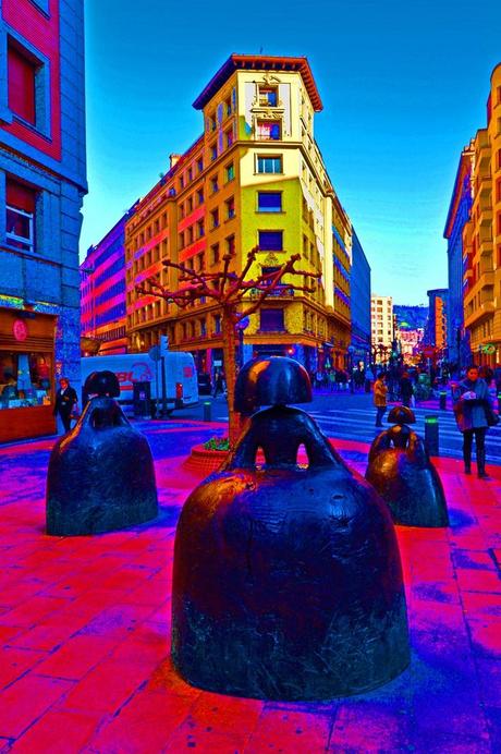 As meninas da rua em Bilbao, by G Erostarbe