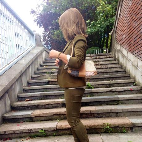 MILITAR GREEN