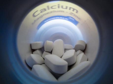 Calcium supplement pills