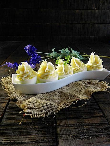 Huevos rellenos de brandada de bacalao