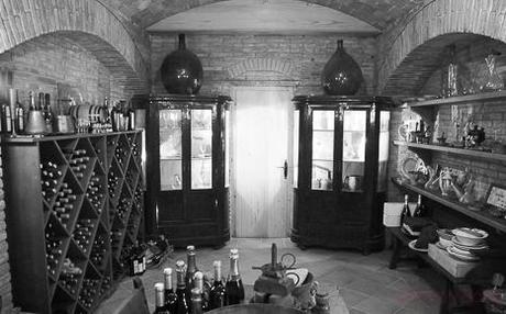 blanco y negro entrada bodega antigua Castellroig 1
