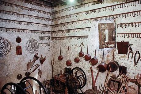 Pared entrada bodega antigua Castellroig_