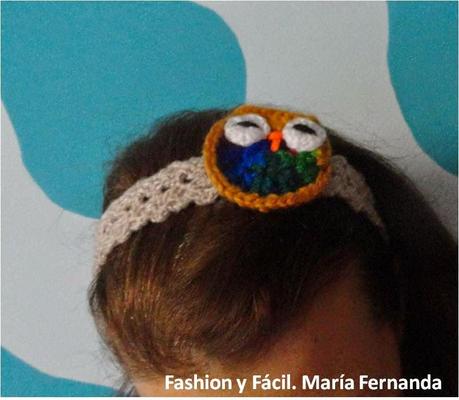 Cintillo, diadema o vincha para el cabello en punto de espiga de trigo a ganchillo con buho (Crocheted headband with an owl)