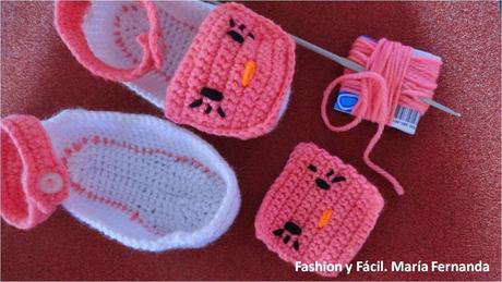 Escarpines de Hello Kitty a crochet en tres partes. Zapaticos con tirantes a ganchillo (Kitty crocheted baby shoes)