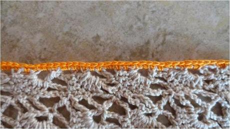 Cómo darle un remate y toque de color a un cuello o chal tejido a ganchillo (A crocheted edge to give a touch of color to a chal or neck)