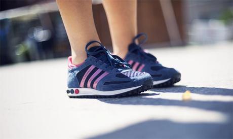 street style barbara crespo a bicyclette tshirt tee print adidas fashion blogger outfit blog de moda