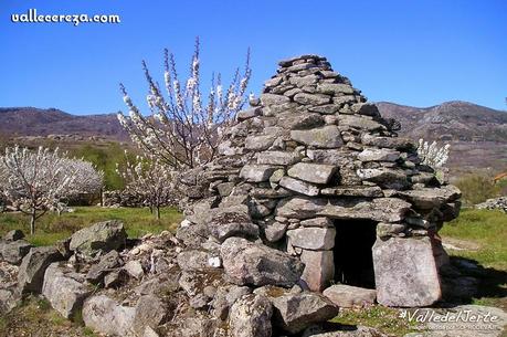 Chozas de piedra de la sierra de El Torno