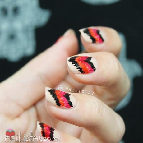 uñas-estampado-folky-cherokee-ikat
