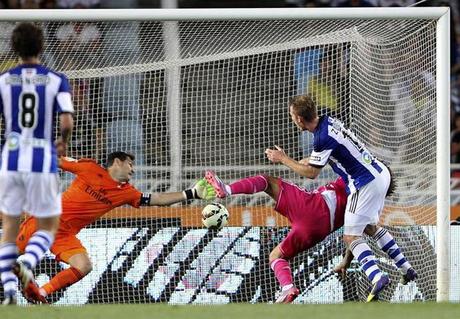 Casillas y la defensa en el punto de mira de los aficionados del Real Madrid Real Madrid Ánimo madridistas anoeta 2