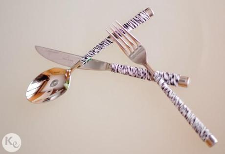DIY. Decorating cutlery with yarn