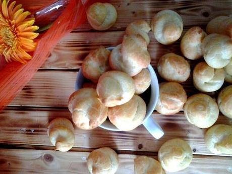 Croquembouches, masa coux rellena de crema de trufa - Tort conic pasta coux  umplut cu frisca de ciocolata!