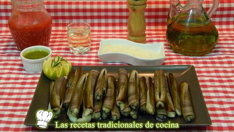 Receta de navajas con salsa de tomate