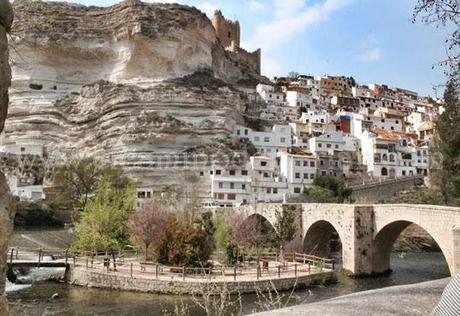 Alcalá del Júcar, el pintoresco balcón que mira a su río