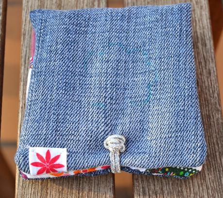 DIY: Porta tampones y compresas tejano/denim....