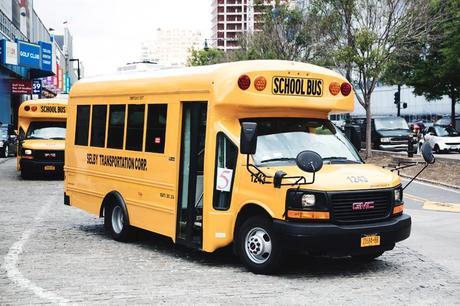 The High Line Purificación_García-Suit-NYFW-Street_Style-Sneakers_Bershka-Outfit-Collage_Vintage-51