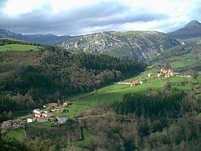 Los puertos de acceso a la Meseta desde la Cordillera Cantábrica: El Alto de Los Tornos La zona es espectacular