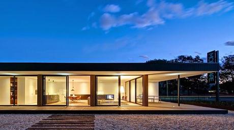 Casa Compacta y Moderna en Australia  /   Compact and Modern House in Australia