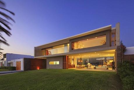 Casa Vanguardista en Peru  /   Contemporary House in Peru