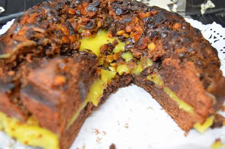 TARTA DE CARDAMOMO Y CACAO CON CREMA A LA NARANJA