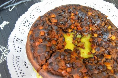 TARTA DE CARDAMOMO Y CACAO CON CREMA A LA NARANJA