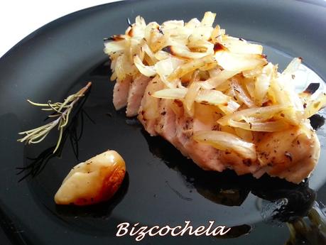 PECHUGAS AL HORNO CON CEBOLLA