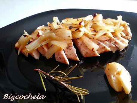 PECHUGAS AL HORNO CON CEBOLLA