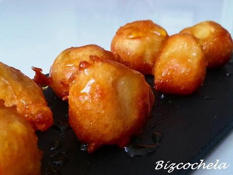 BUÑUELOS DE PLÁTANO CON MIEL