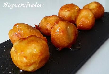 BUÑUELOS DE PLÁTANO CON MIEL