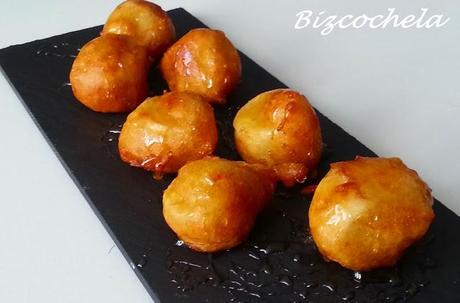 BUÑUELOS DE PLÁTANO CON MIEL