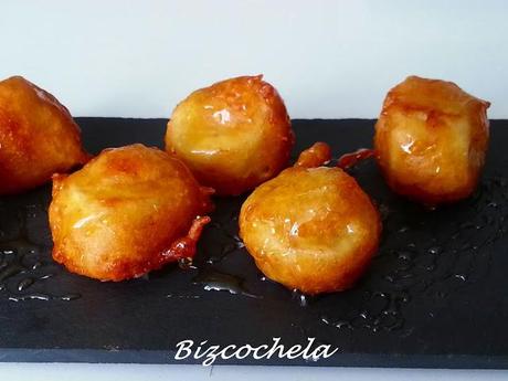 BUÑUELOS DE PLÁTANO CON MIEL