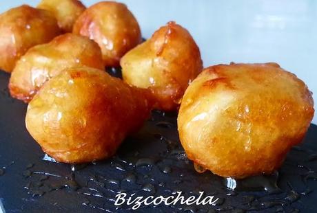 BUÑUELOS DE PLÁTANO CON MIEL