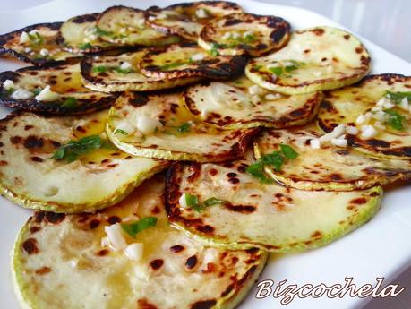 ZUCCHINI O CALABACÍN A LA PLANCHA