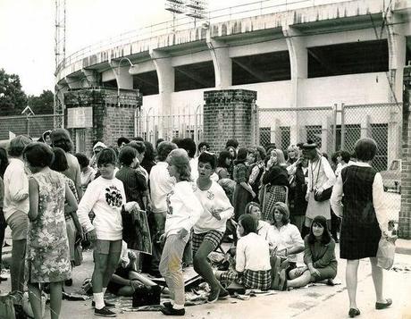 50 años: 16 Sept.1964 - City Park Stadium - New Orleans, Louisiana Los Beatles conocen a Fats Domino