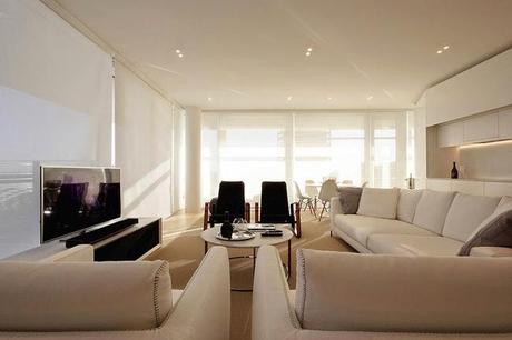 Apartamento Minimalista en Lido di Jesolo  /  Minimal Style Apartament in Lido di Jesolo