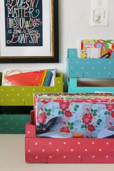 ideas para reciclar cajas estilo nórdico escandinavo diy deco diy cajas DIY   Organizar con cajas de fruta recicladas cajas de madera de colores bricolaje en casa blog decoracion interiores 