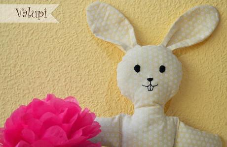 Nuevo en la shop: Muñeco de tela conejito