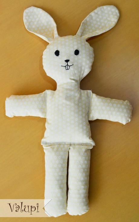 Nuevo en la shop: Muñeco de tela conejito