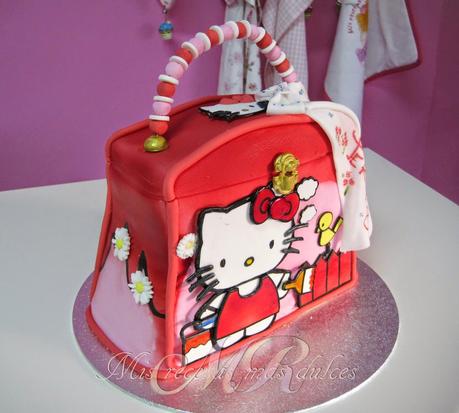 TARTA BOLSO HELLO KITTY