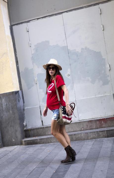 street style barbara crespo number 2 tshirt a bicyclette tee fashion blogger outfit red blog de moda
