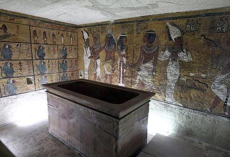 saqueadores de tumbas y maldiciones en Egipto