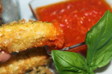 Para picar: Crujientes de calabacín con parmesano