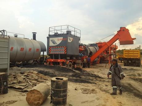 ►►SE INICIÓ ASFALTADO DEL INGRESO A LA TERMINAL DE BUSES EN COBIJA◄◄