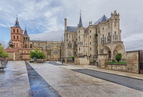 Catedral y palacio episcopal de Astorga 2