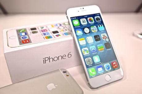 La fiebre del iPhone 6 desata la locura en ventas: 10 millones de ejemplares vendidos.