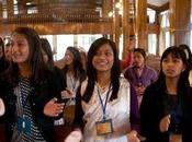 Colombia: miles jóvenes llenan templos evangélicos